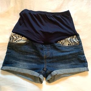 Times Maternity Jean Shorts Size Medium